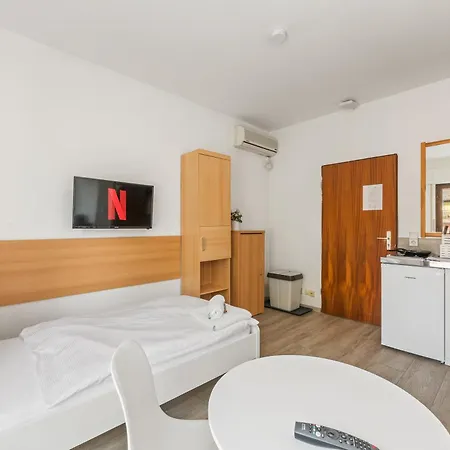 Aparthotel Worker - Parking, Wifi, Smart Tv New