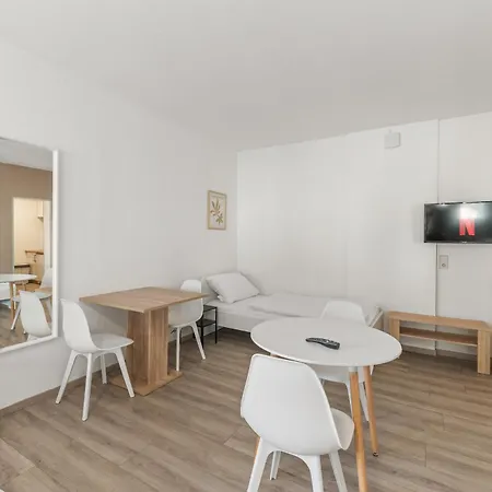 Monteur - Budget, Parking, Wifi, Smart Tv New Hotel apartamentowy 3*