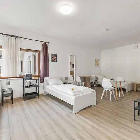 Aparthotel Monteur - Budget, Parking, Wifi, Smart Tv New 3*